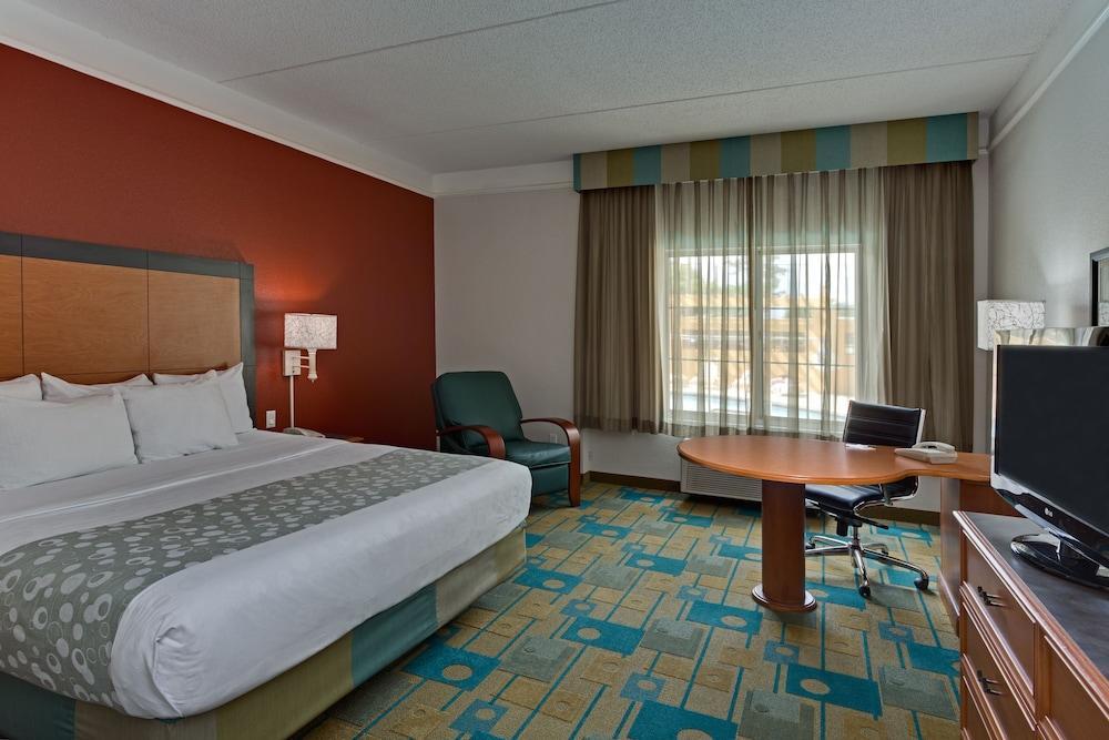 La Quinta By Wyndham Usf Hotel Tampa Exterior photo