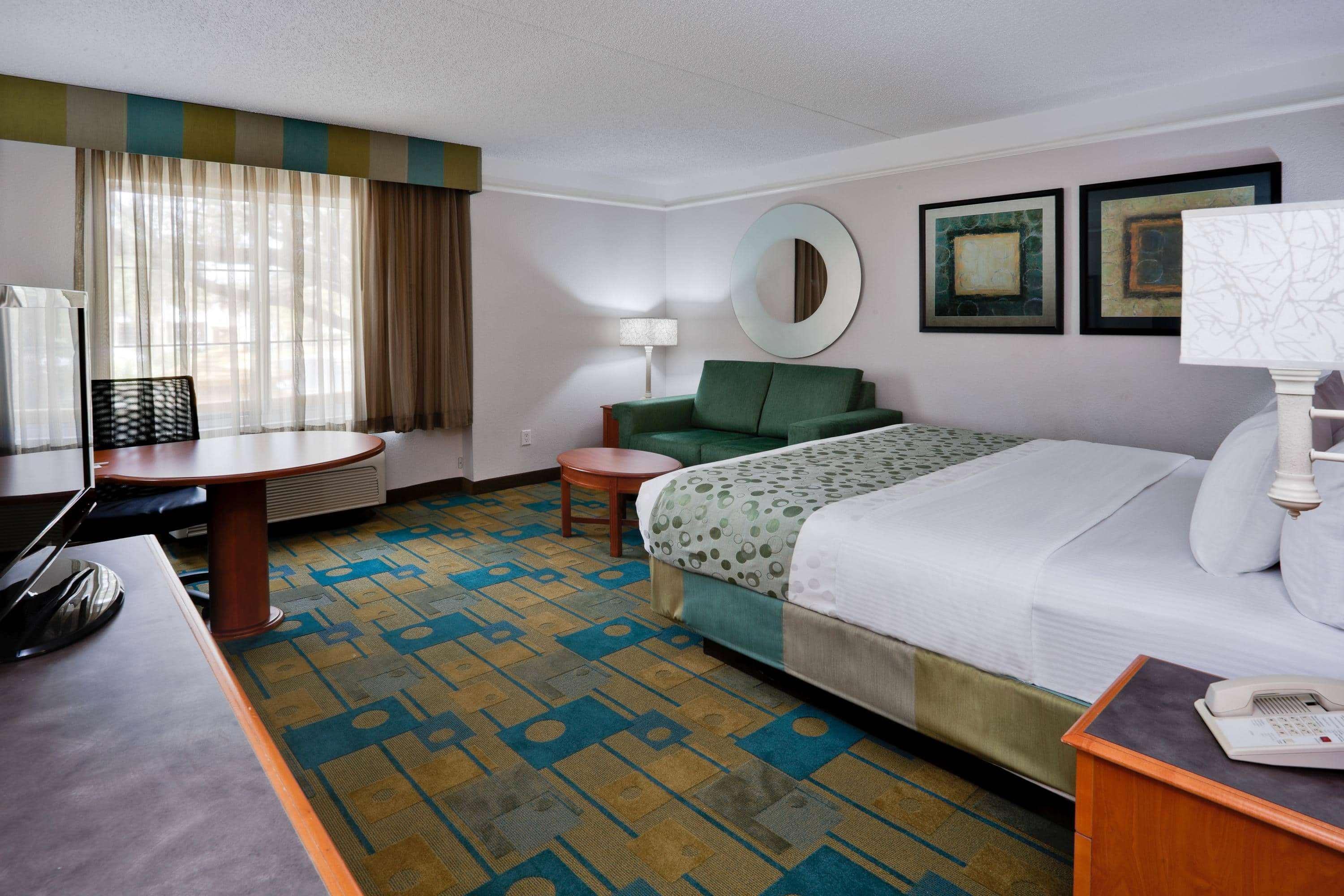 La Quinta By Wyndham Usf Hotel Tampa Exterior photo