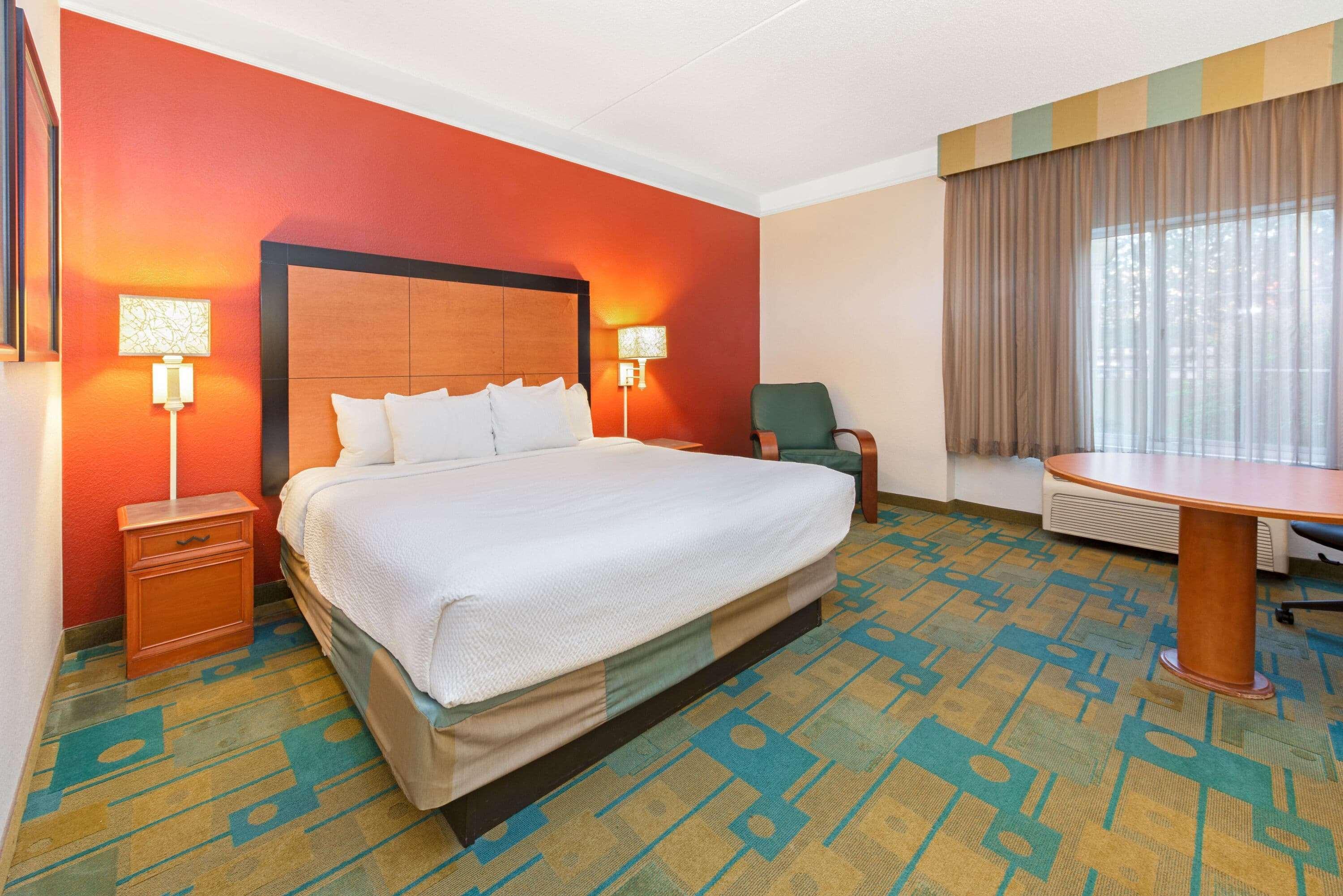 La Quinta By Wyndham Usf Hotel Tampa Exterior photo