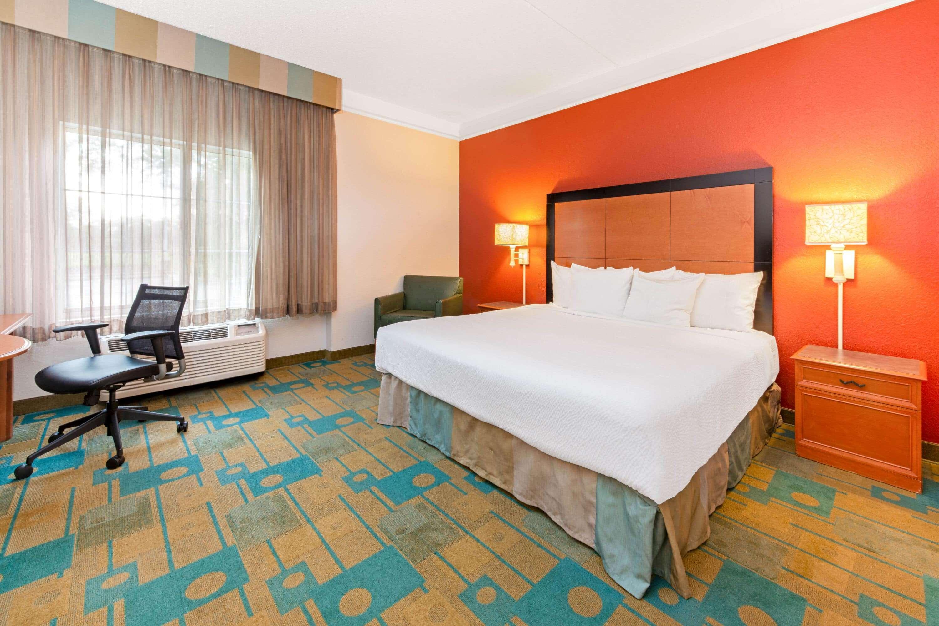 La Quinta By Wyndham Usf Hotel Tampa Exterior photo