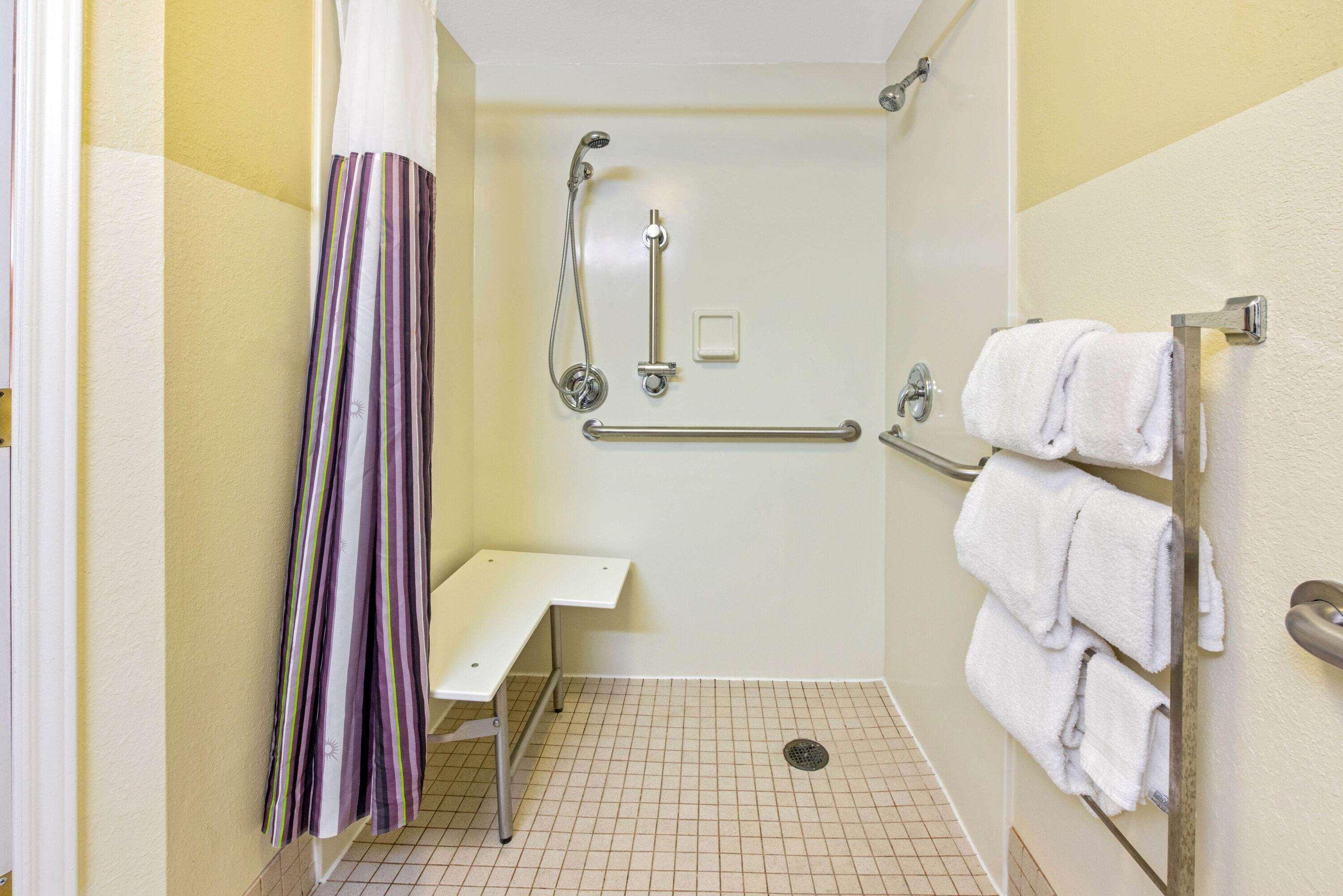 La Quinta By Wyndham Usf Hotel Tampa Exterior photo