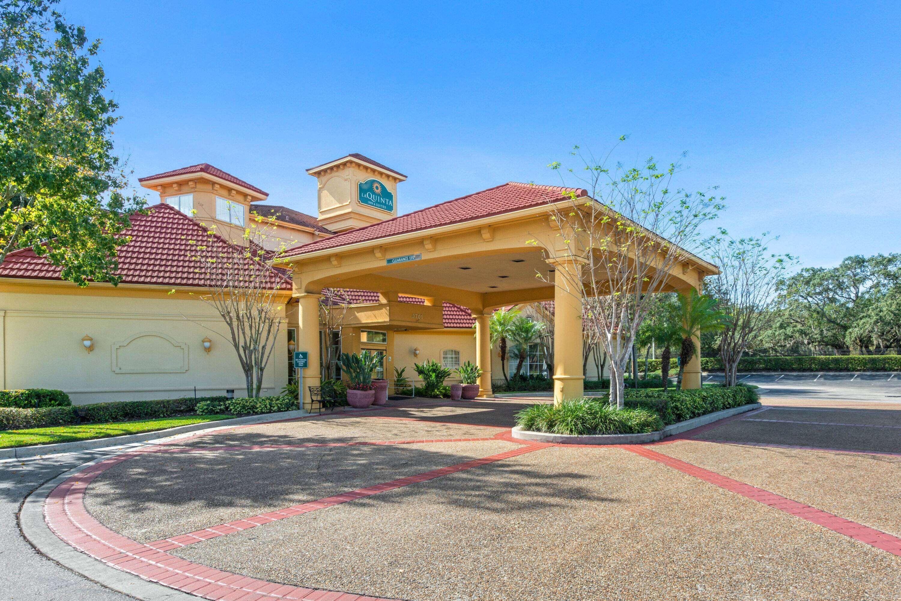 La Quinta By Wyndham Usf Hotel Tampa Exterior photo