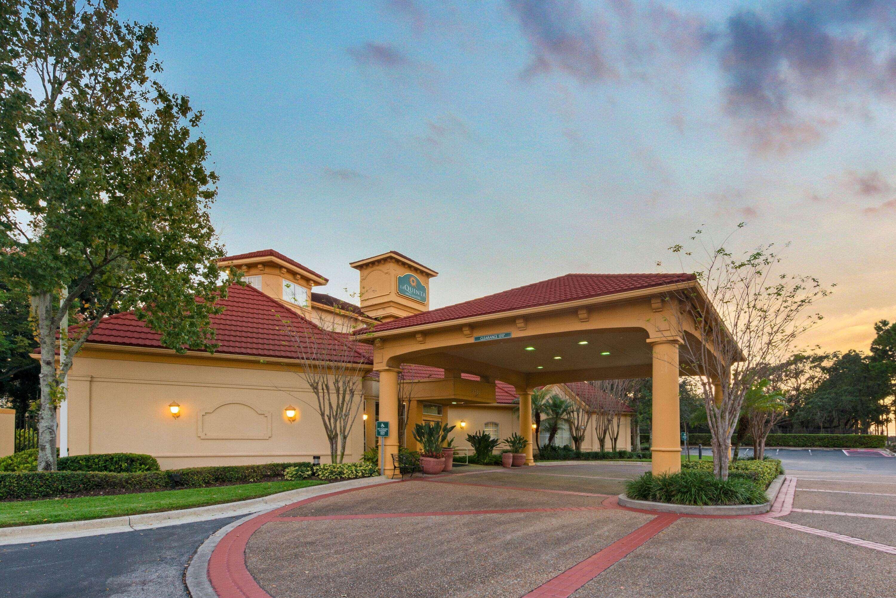 La Quinta By Wyndham Usf Hotel Tampa Exterior photo