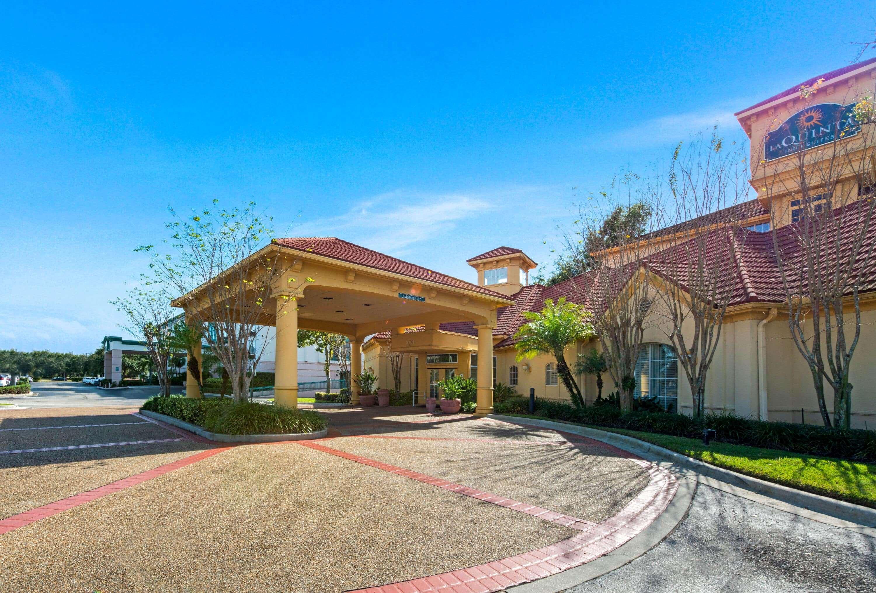 La Quinta By Wyndham Usf Hotel Tampa Exterior photo