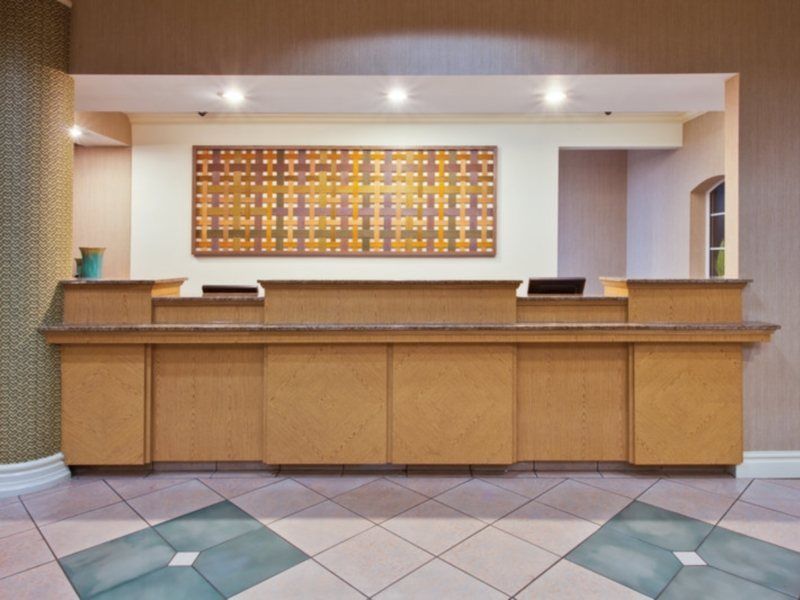 La Quinta By Wyndham Usf Hotel Tampa Exterior photo